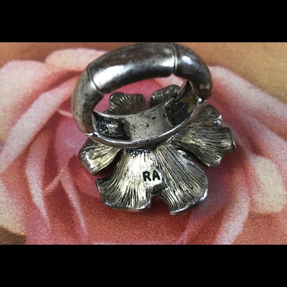 Vintage big floral stretch ring - Picture 3 of 5